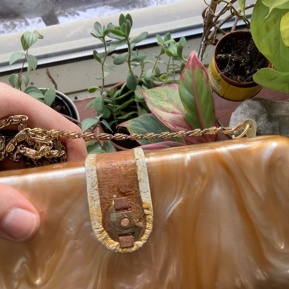 3/20$⭐️plastic golden purse - Picture 12 of 14